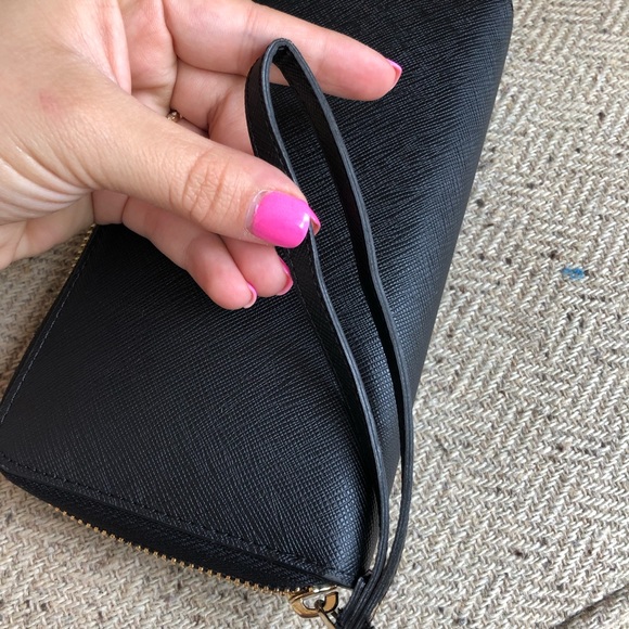 SOLD Kate Spade Wristlet Wallet - Picture 4 of 8